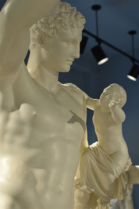 Praxiteles' Hermes with the Infant Dionysos 